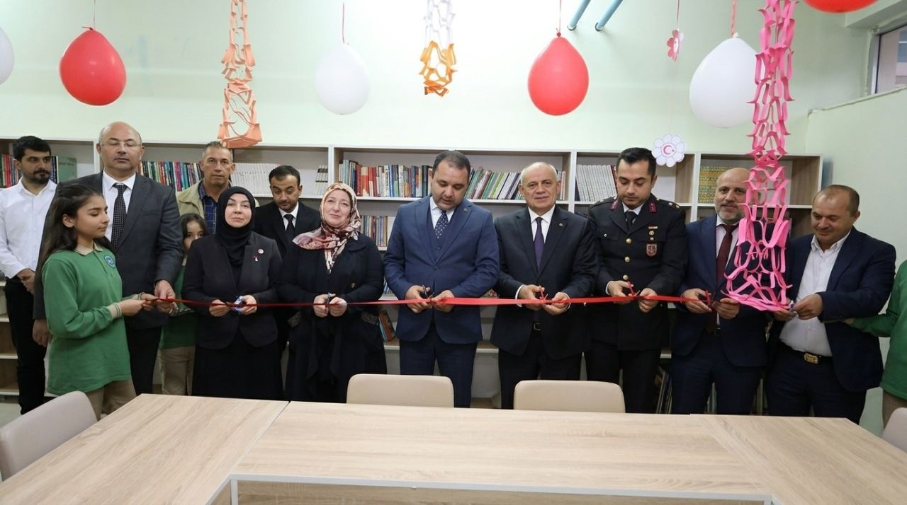 Balcıçakırı İlkokulu’na UEYM ve Yahyalı Belediyesi İş Birliğiyle Yeni Kütüphane Kazandırıldı